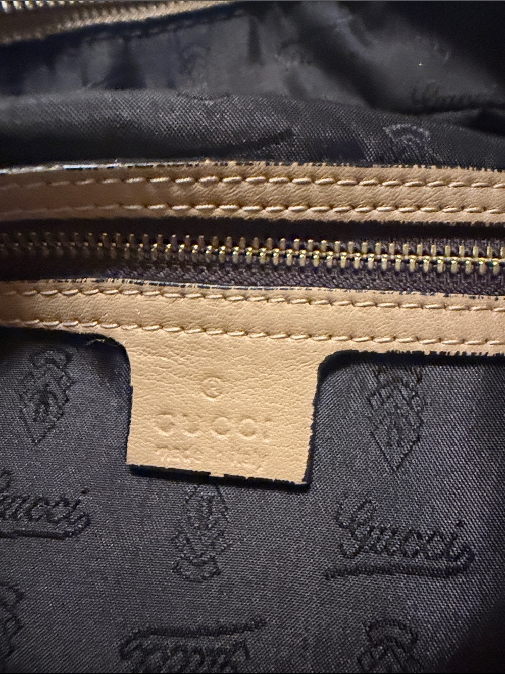 Gucci Tan Leather Shoulder Bag with Gold Heart Emblem - Picture 7 of 12